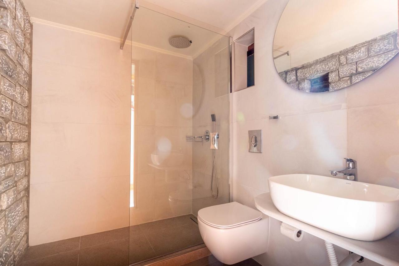 Porto Kalamitsi Stone-built Holiday home