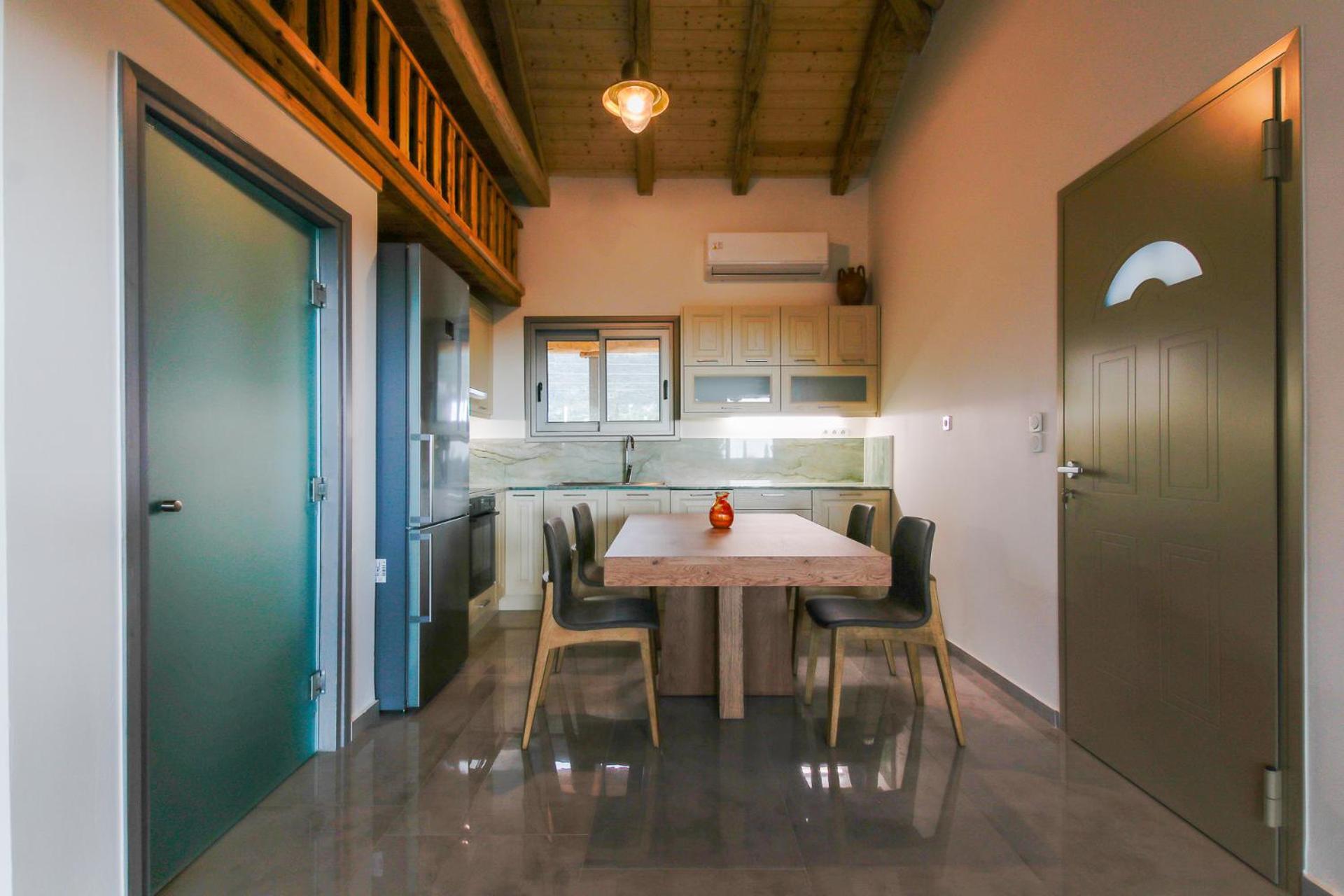 Porto Kalamitsi Stone-built Holiday home